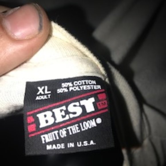 COPY - Vintage Guess Tee - Picture 2 of 4